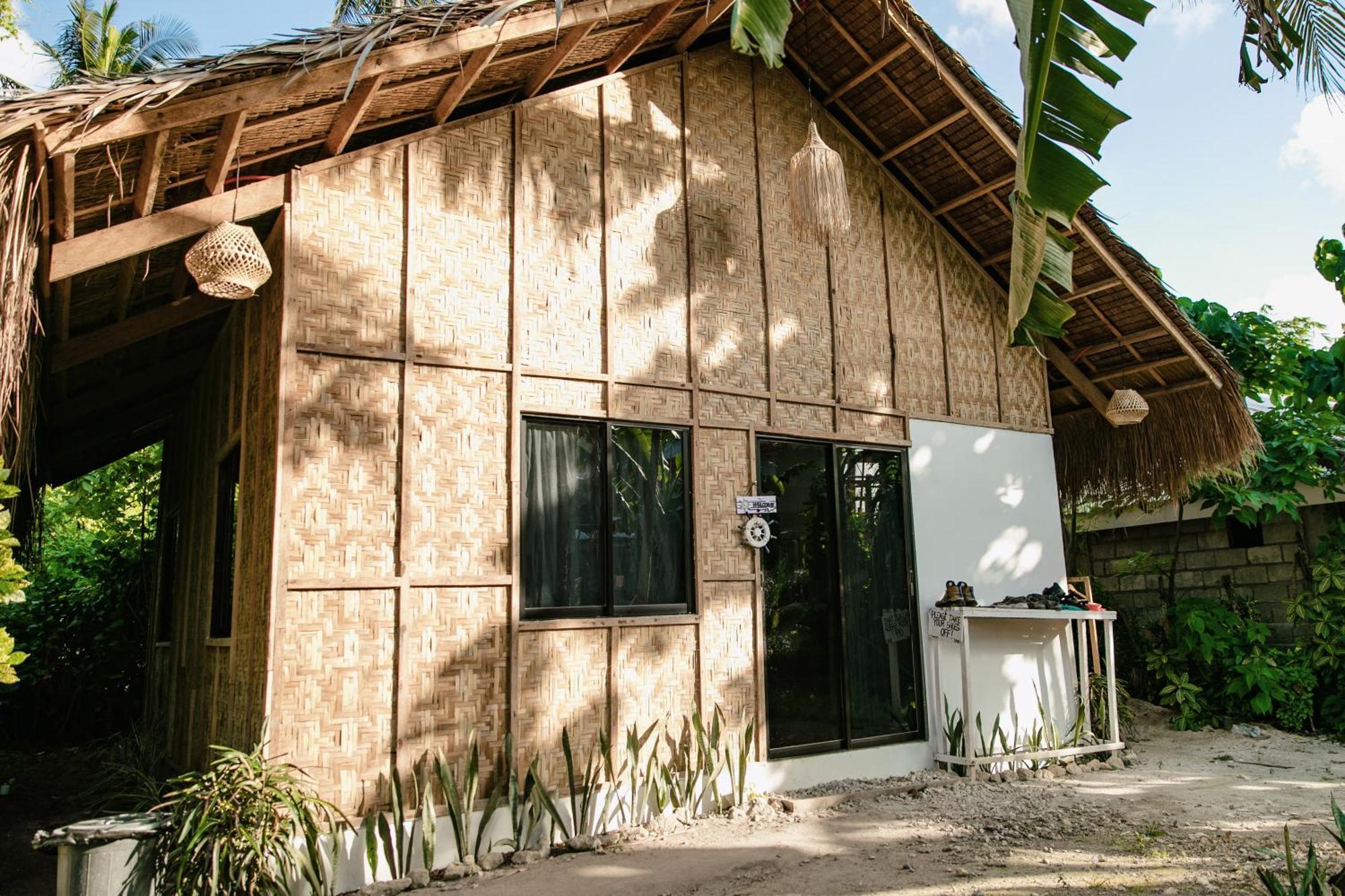 Ozen Freediving Hostel General Luna  Extérieur photo