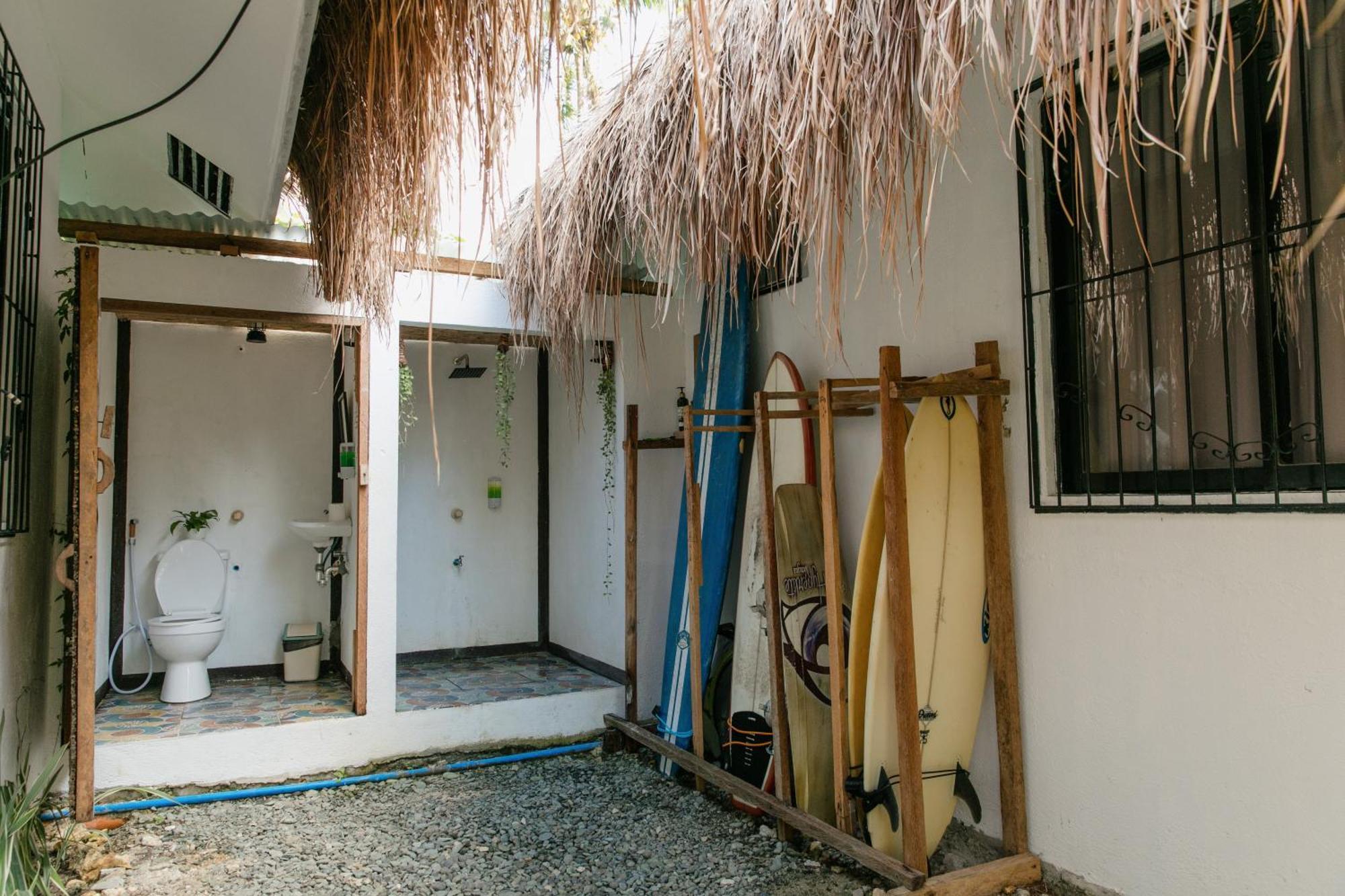 Ozen Freediving Hostel General Luna  Extérieur photo