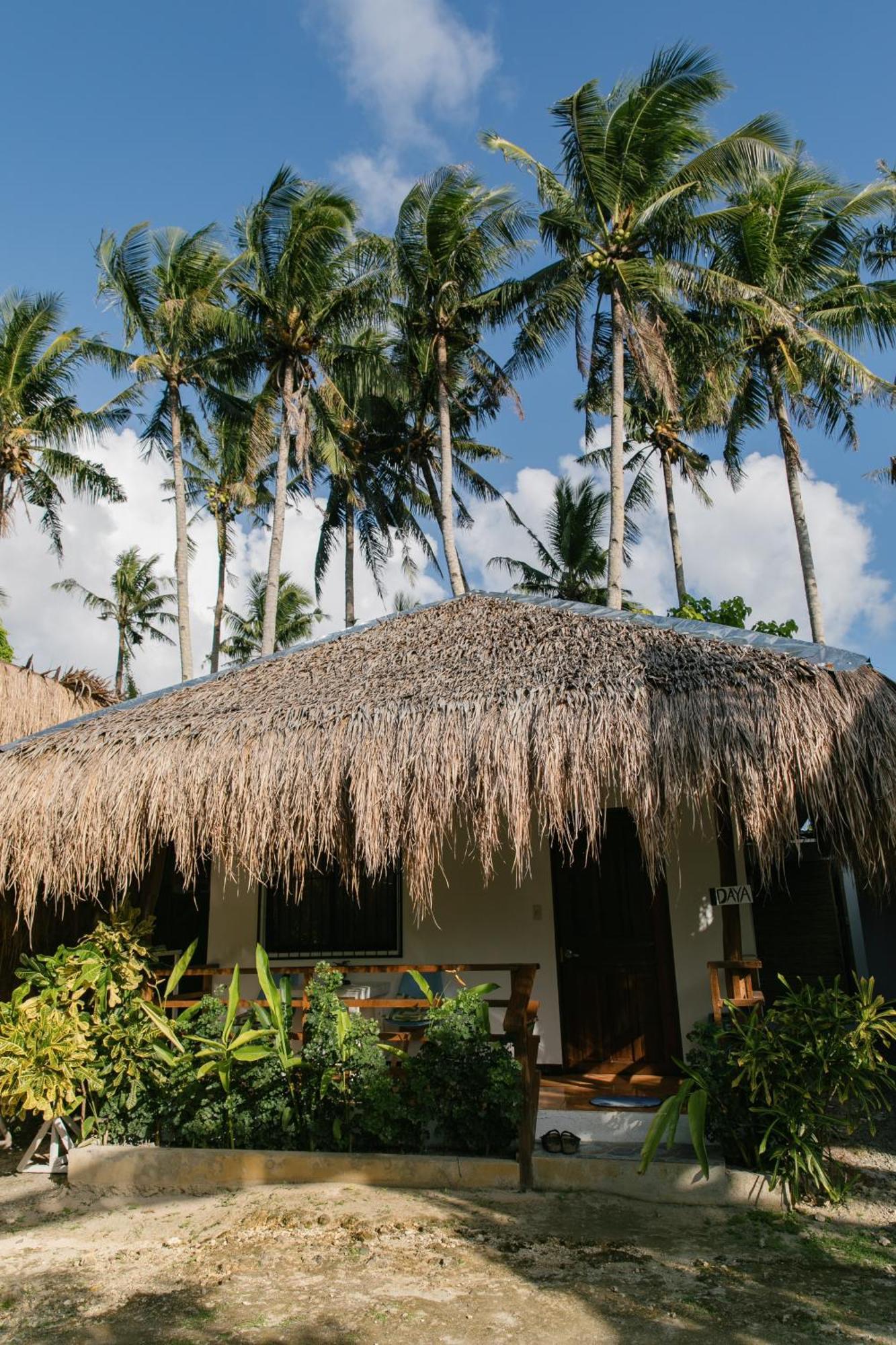 Ozen Freediving Hostel General Luna  Extérieur photo