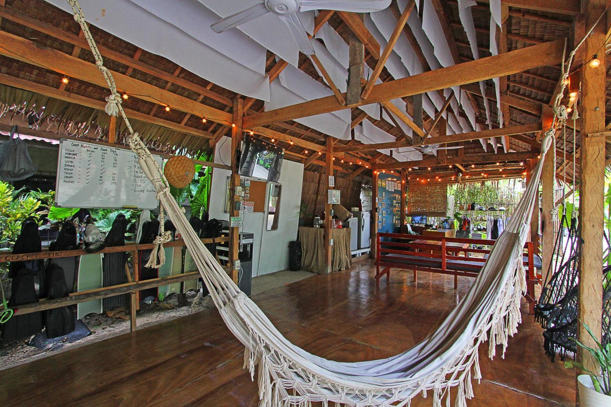 Ozen Freediving Hostel General Luna  Extérieur photo